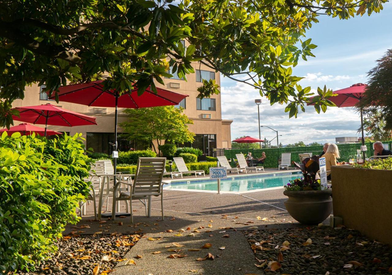 Monarch Hotel & Conference Center Clackamas Exteriör bild